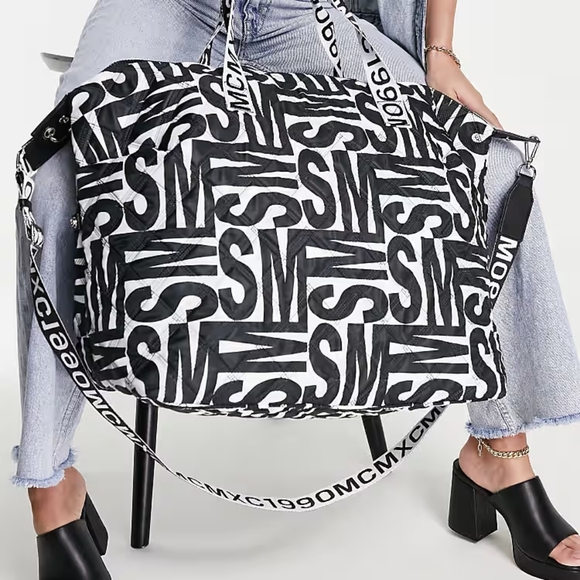 NWT Steve Madden Bgetaway Weekender Travel Black and‎ White Graphic Bag - Picture 1 of 14